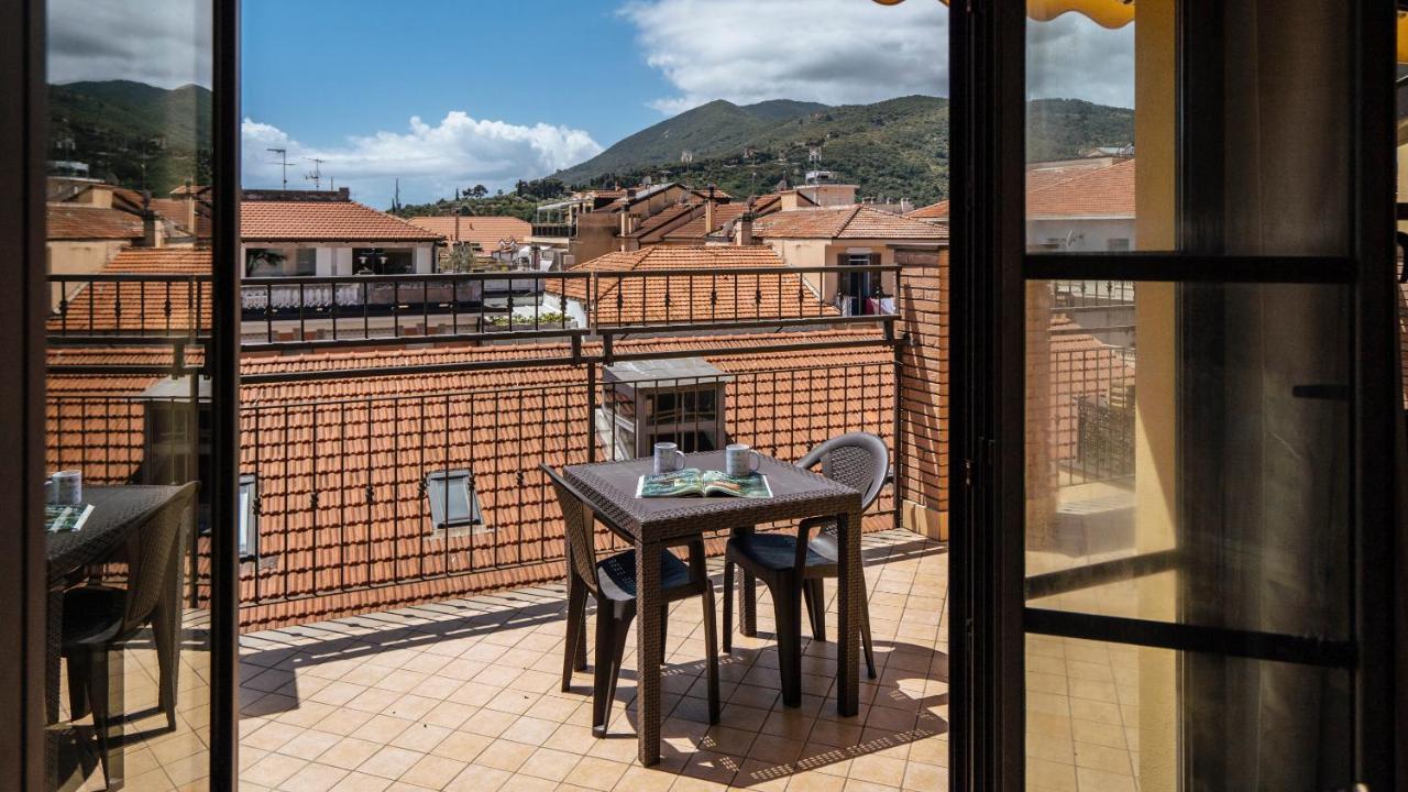 Apartamento Dei Mille 31 B Albenga Exterior foto