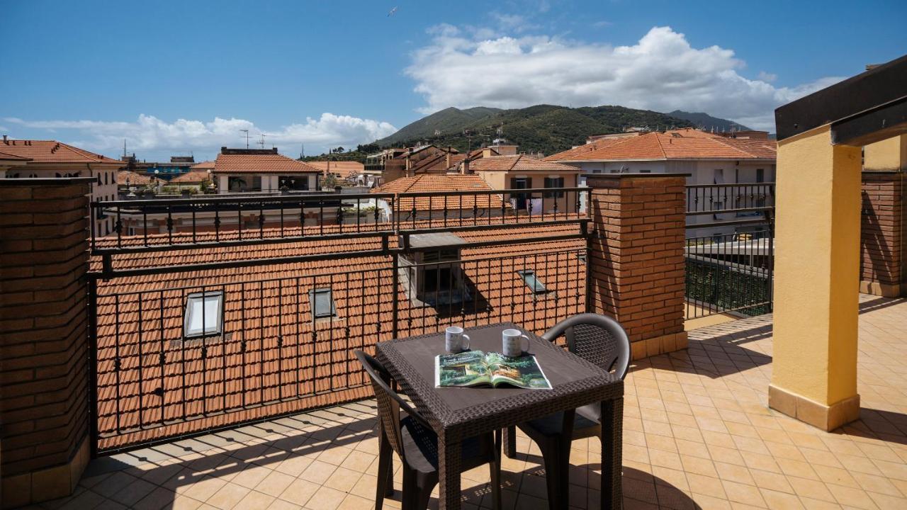 Apartamento Dei Mille 31 B Albenga Exterior foto